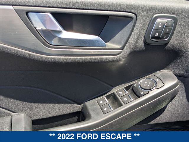 Certified 2022 Ford Escape Titanium w/ Class II Trailer Tow Package AWD/4WD image 11