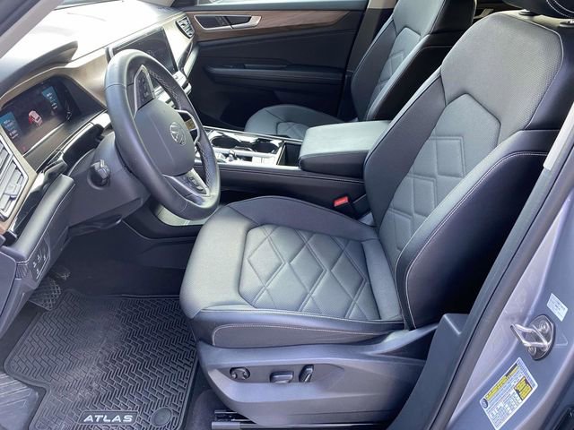 Used 2024 Volkswagen Atlas SE image 16