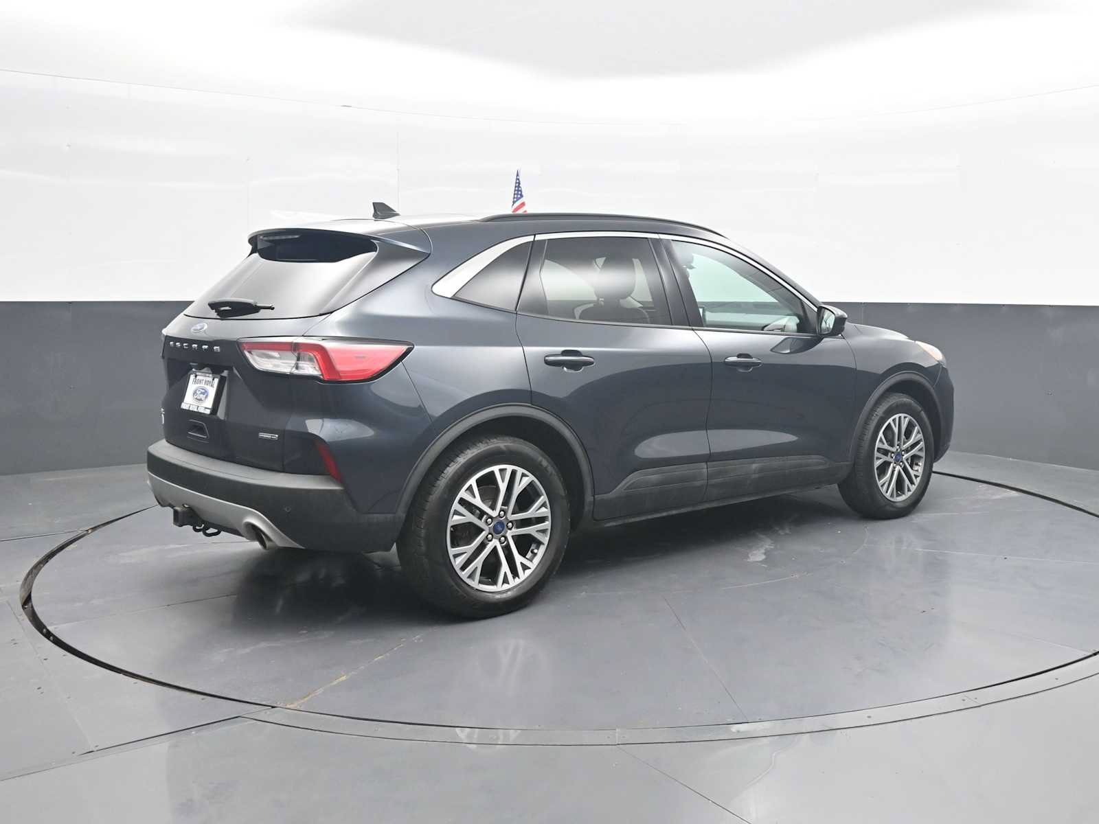 Certified 2022 Ford Escape SEL w/ Technology Package AWD/4WD image 8