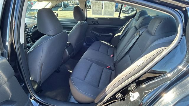 Used 2024 Nissan Altima 2.5 SV FWD image 15