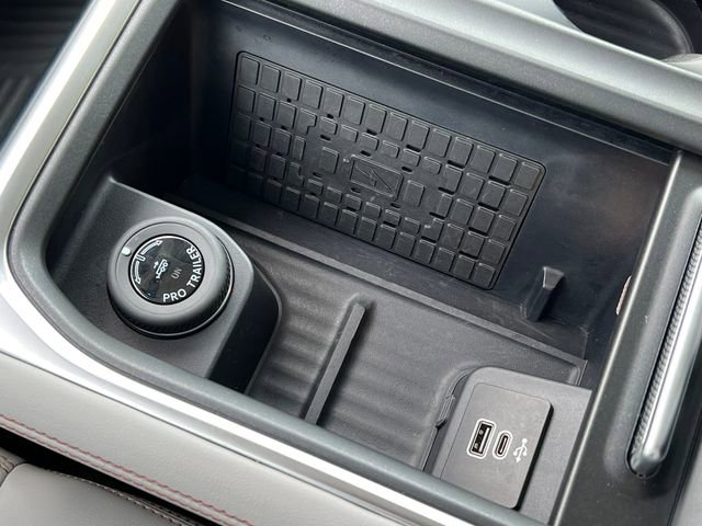 Certified 2025 Ford Expedition Active image 32