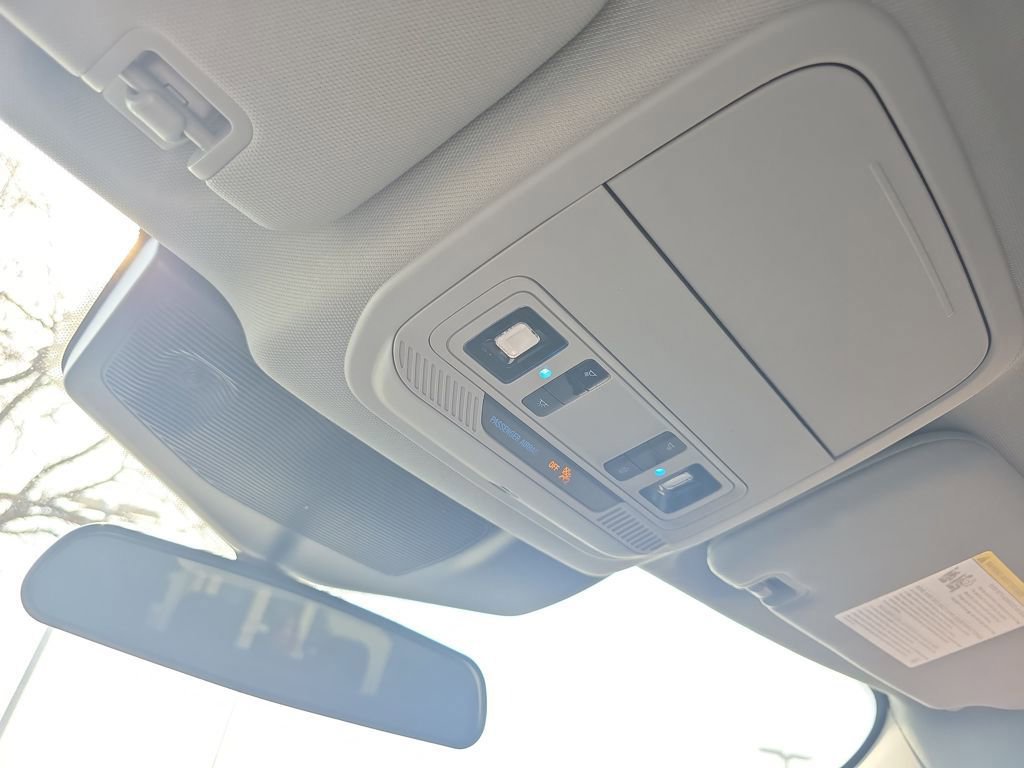 Certified 2024 Ford Explorer XLT w/ Equipment Group 202A image 35