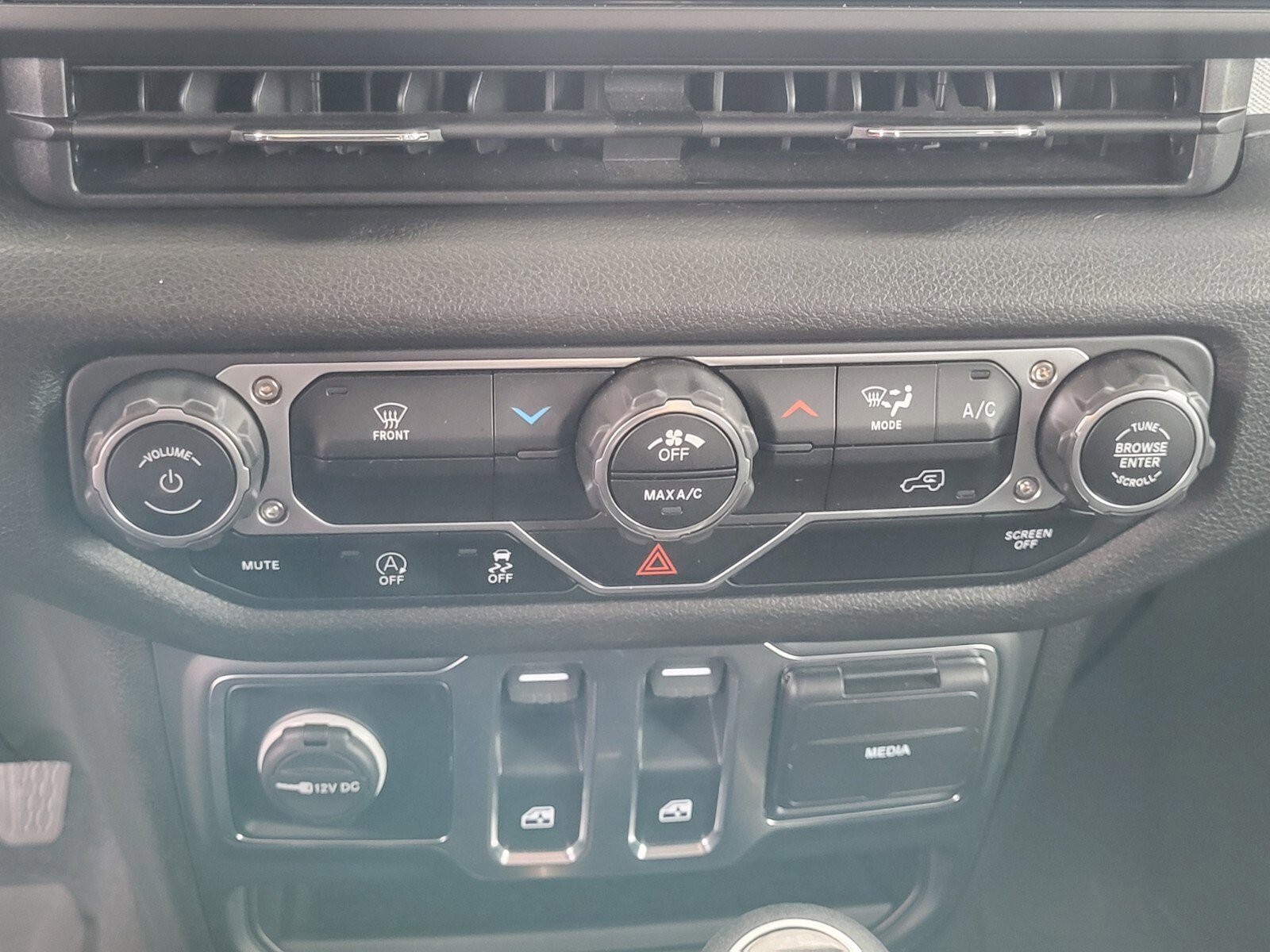 Used 2025 Jeep Wrangler Sport image 20