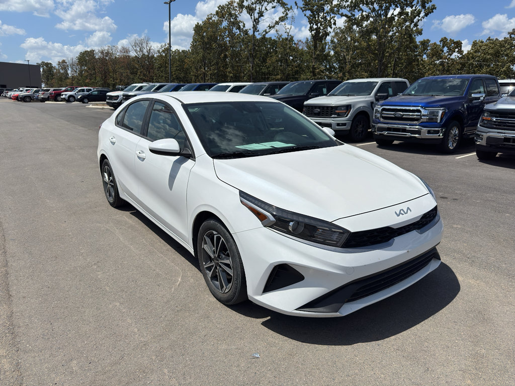 Used 2024 Kia Forte LXS FWD image 3