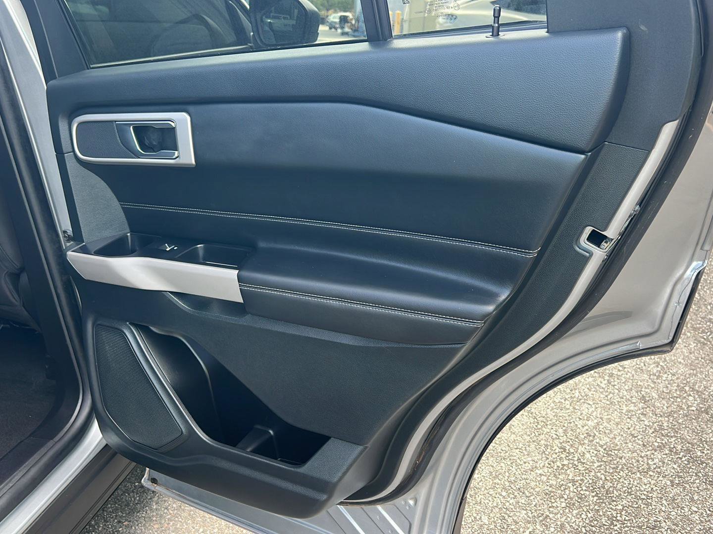 Certified 2024 Ford Explorer XLT image 16