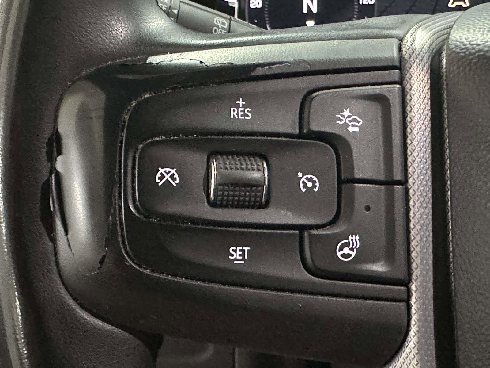 Used 2023 GMC Yukon Denali image 33