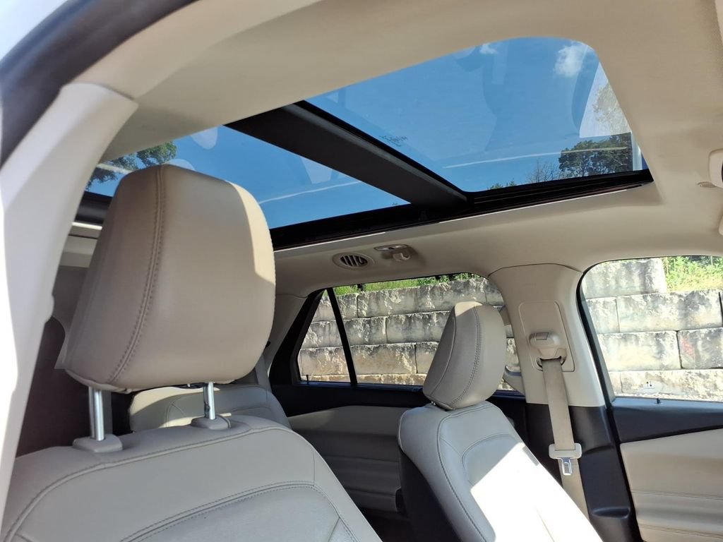 Certified 2020 Ford Explorer Limited RWD image 5