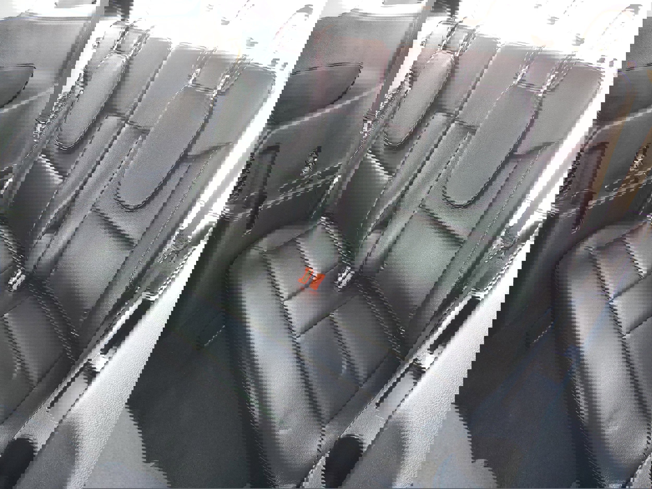 Certified 2022 Ford Explorer Limited w/ Hybrid Equipment Group 310A image 12