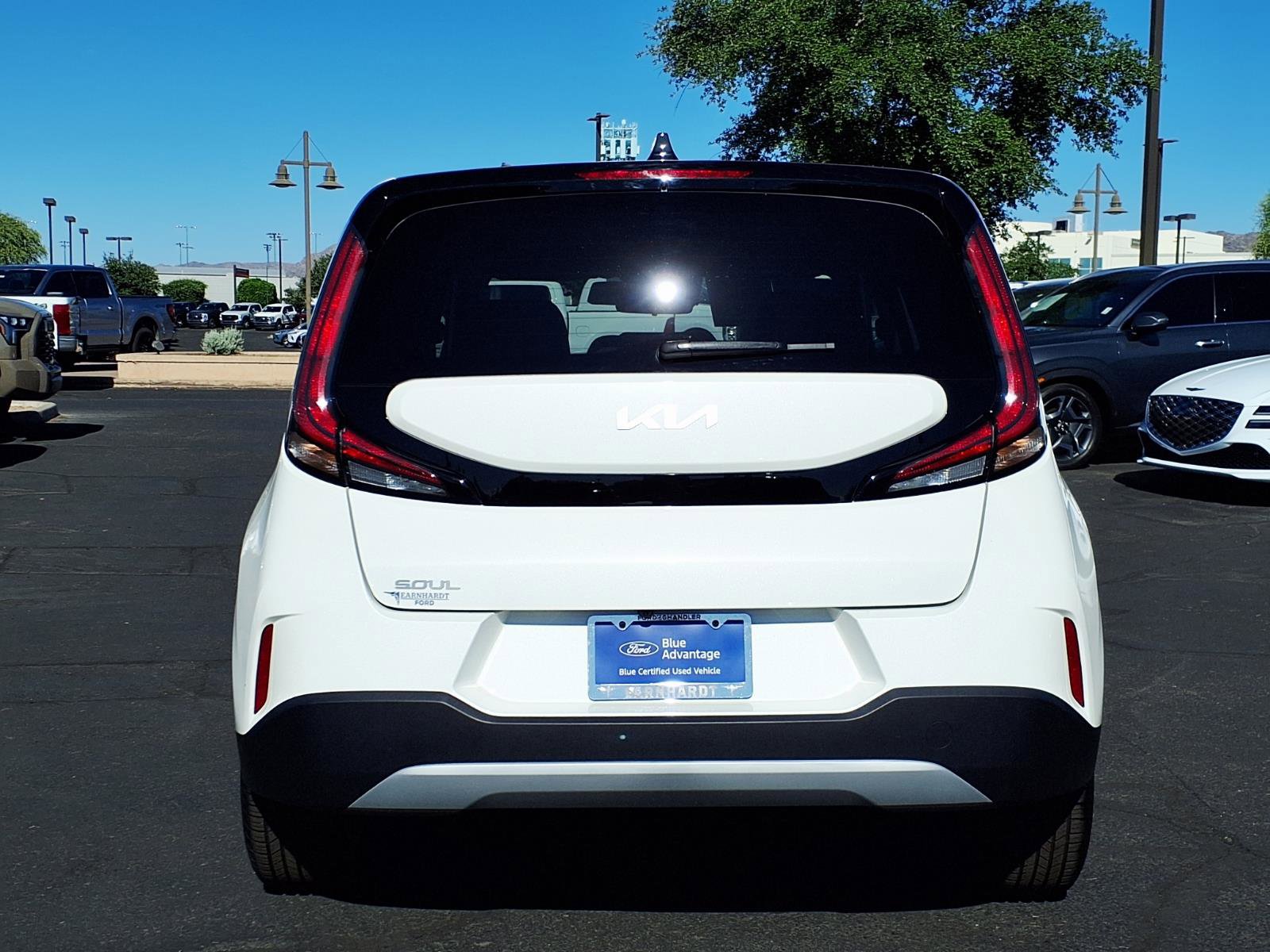 Used 2025 Kia Soul LX FWD image 5