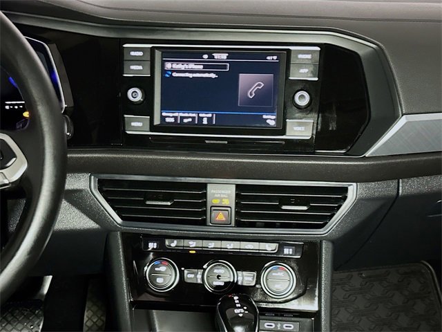 Used 2022 Volkswagen Jetta SE image 11