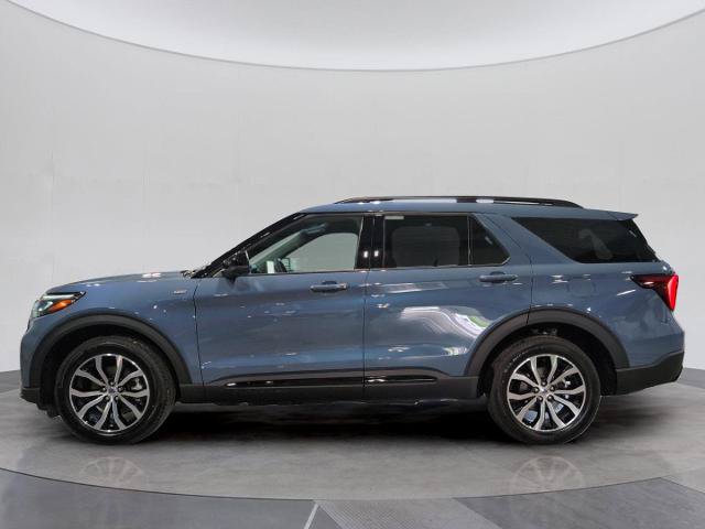 Certified 2025 Ford Explorer ST-Line AWD/4WD image 3