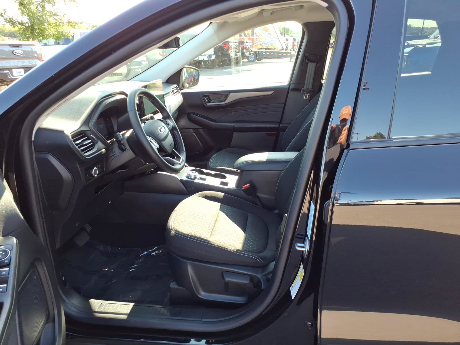 Certified 2025 Ford Escape Active w/ Tech Pack #1 FWD image 12