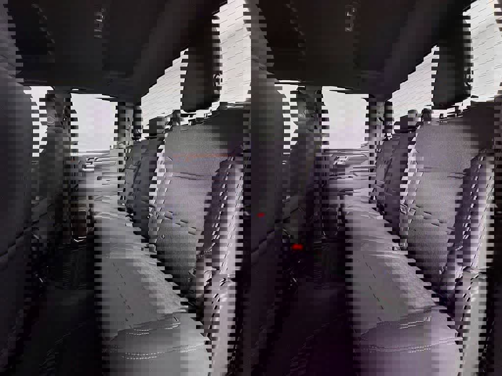 Used 2025 Chevrolet Silverado 1500 LT image 13