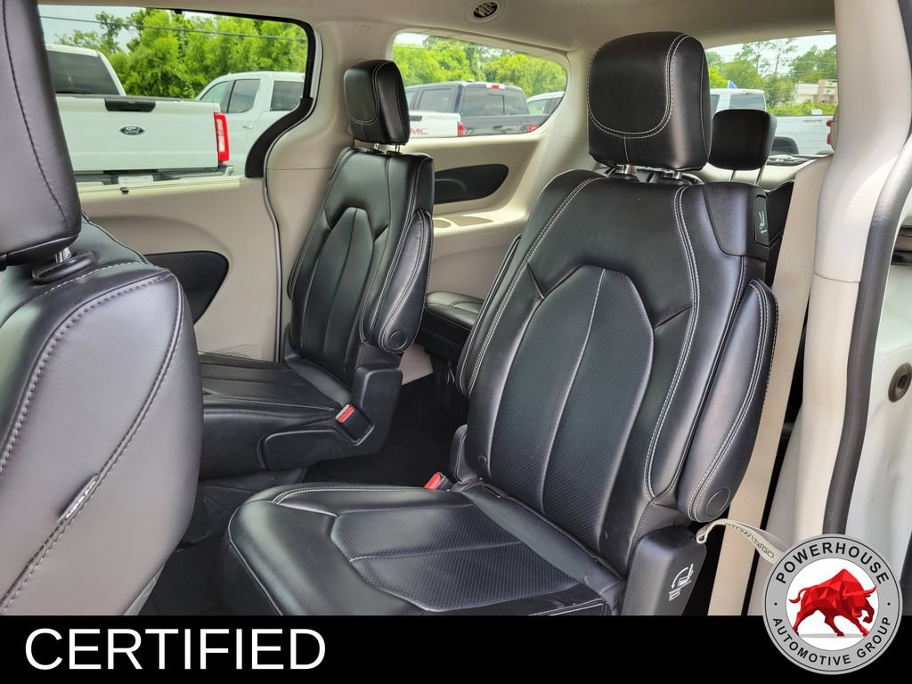 Used 2023 Chrysler Pacifica Touring-L FWD image 17