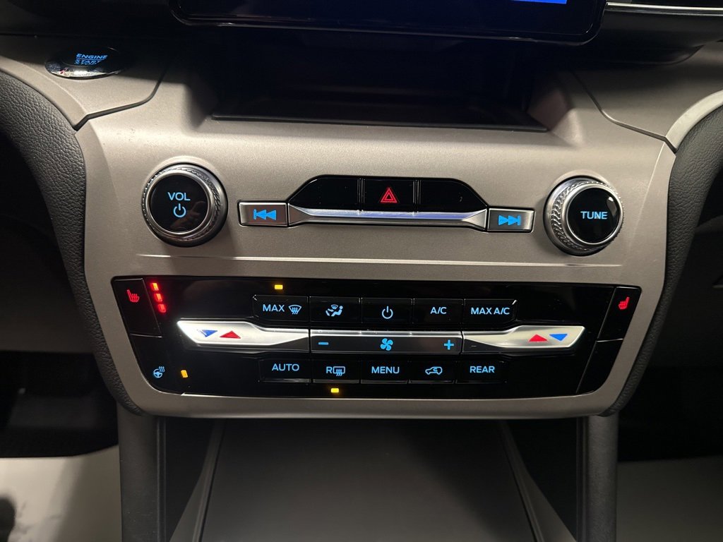 Certified 2022 Ford Explorer XLT w/ Equipment Group 202A image 15