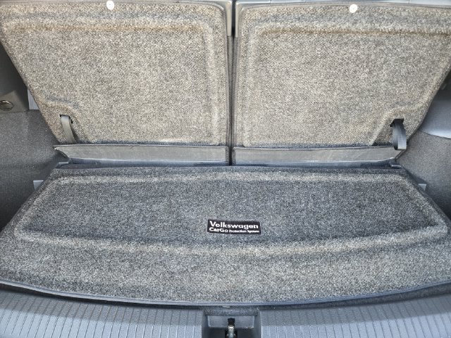Used 2021 Volkswagen Tiguan SE w/ Panoramic Sunroof Package FWD image 32
