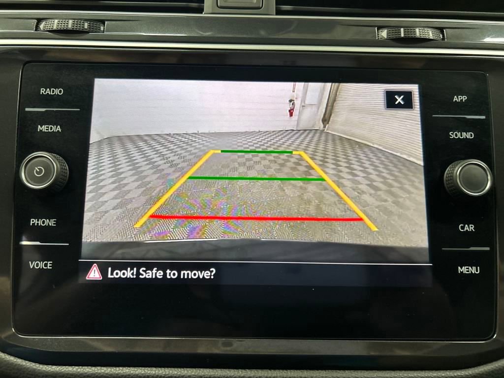 Used 2024 Volkswagen Tiguan SE image 25