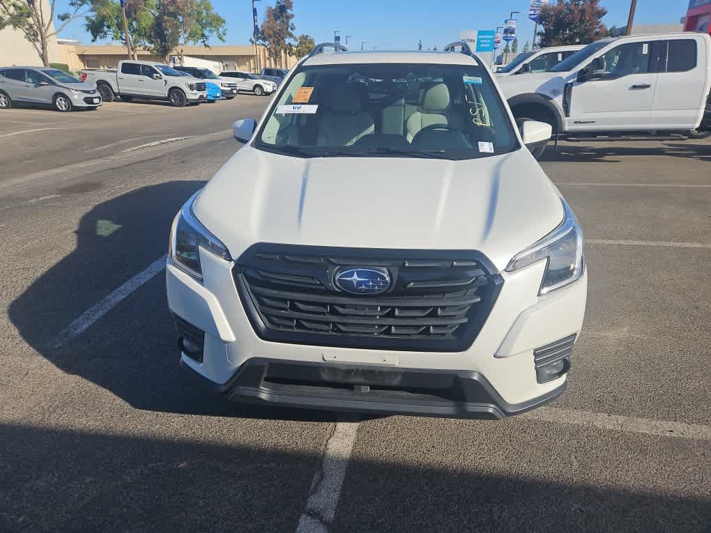 Used 2022 Subaru Forester Premium AWD/4WD image 2