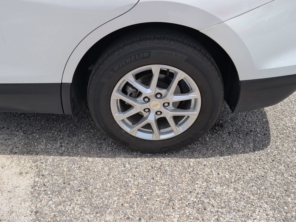 Used 2024 Chevrolet Equinox LT FWD image 12