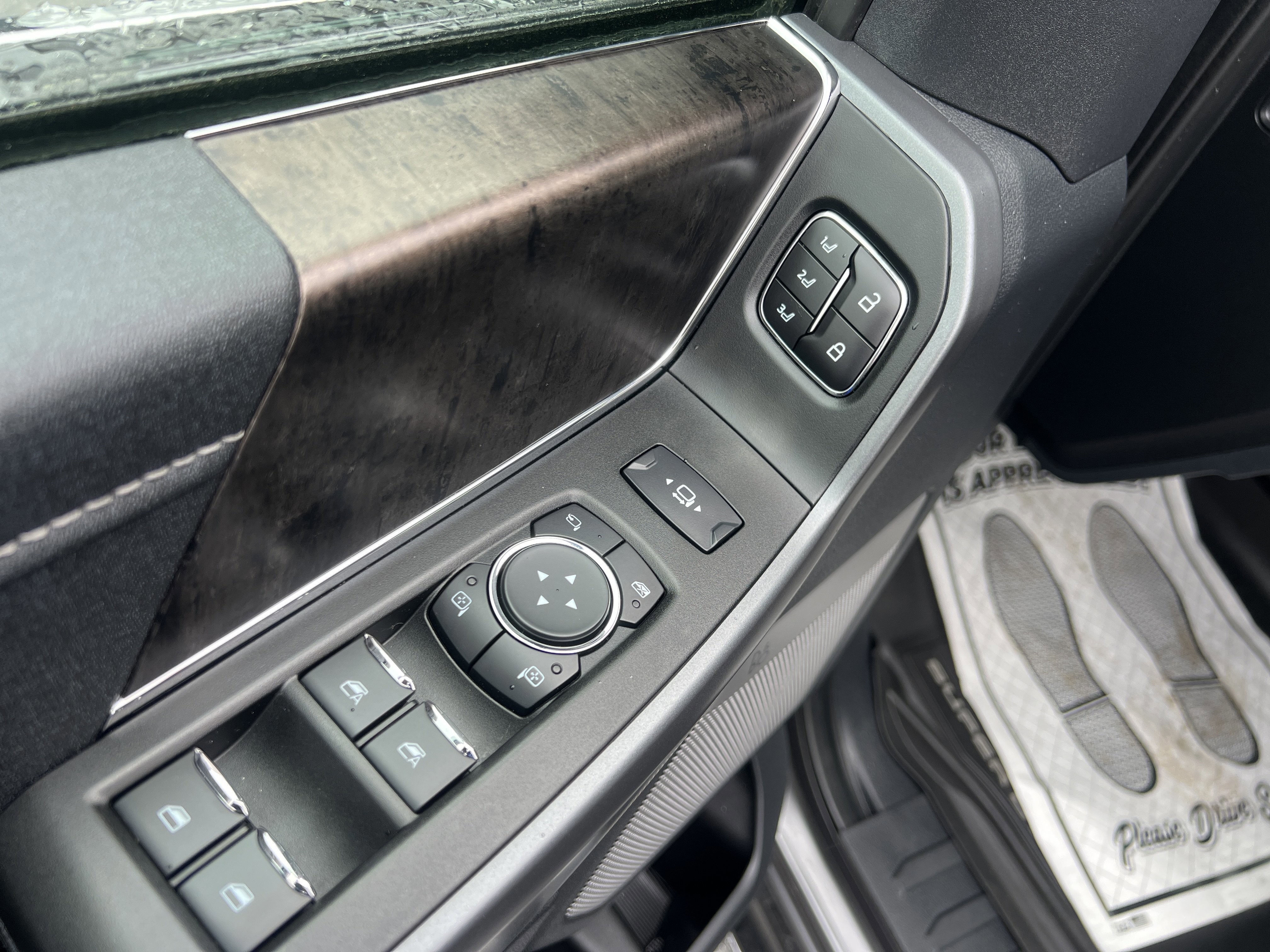 Certified 2025 Ford F350 Lariat AWD/4WD image 17