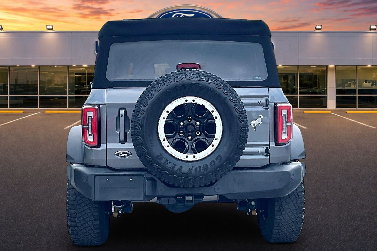 Certified 2023 Ford Bronco Outer Banks w/ Sasquatch Package AWD/4WD image 4