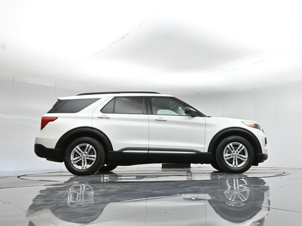 Certified 2023 Ford Explorer XLT image 11