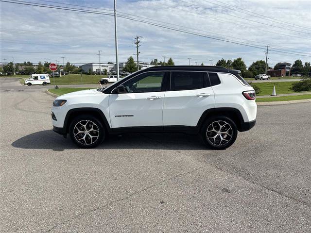 Used 2024 Jeep Compass Limited AWD/4WD image 7
