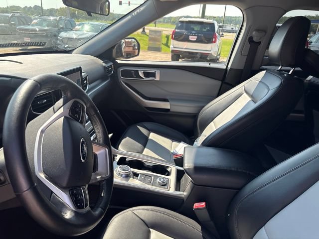 Certified 2022 Ford Explorer XLT w/ Equipment Group 202A AWD/4WD image 15