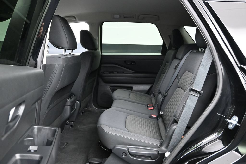 Used 2025 Nissan Pathfinder SV FWD image 20