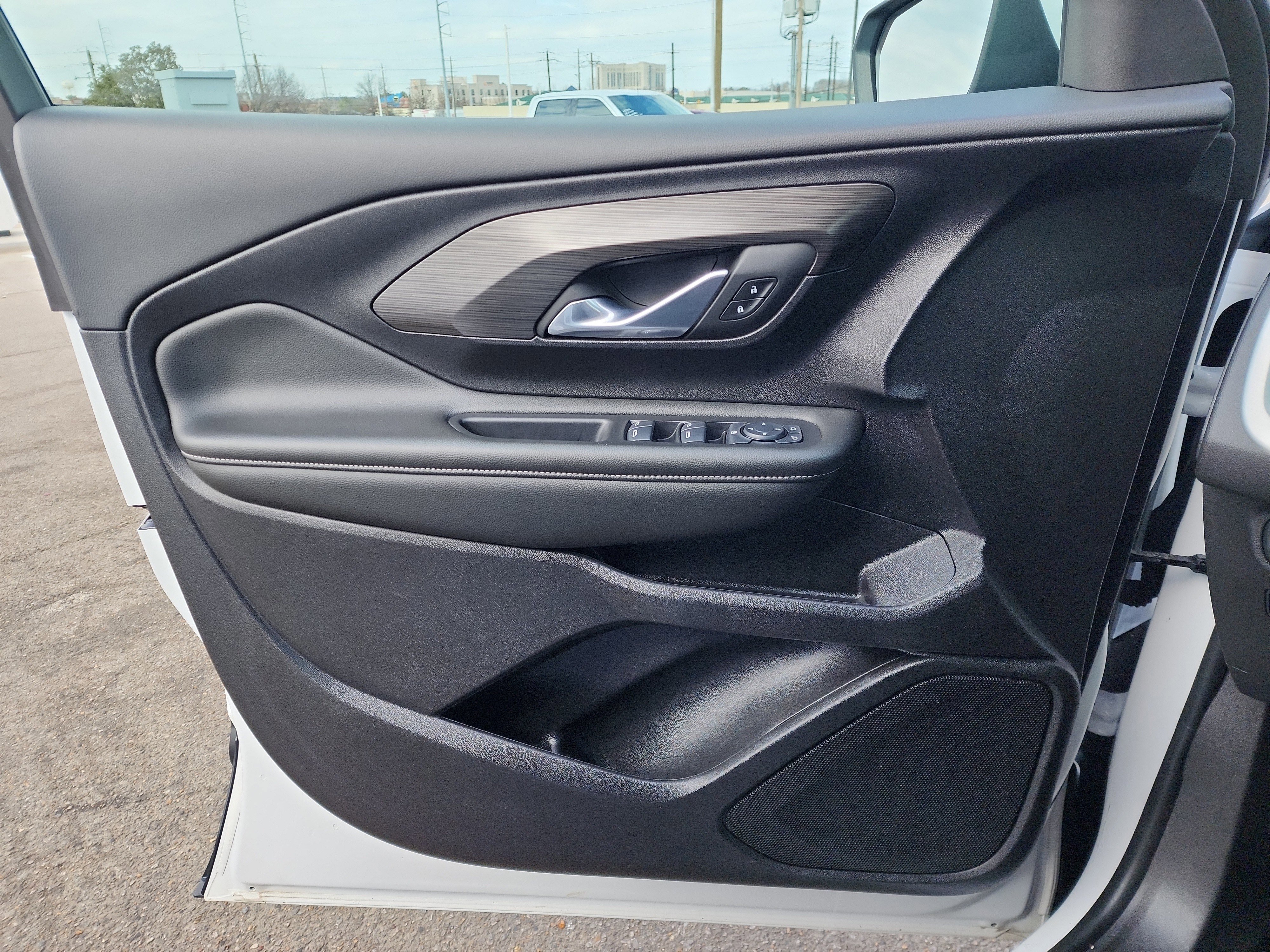 Used 2024 GMC Terrain SLE image 17