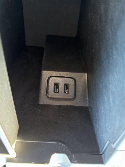 Used 2022 Chevrolet Equinox RS w/ RS Leather Package image 35