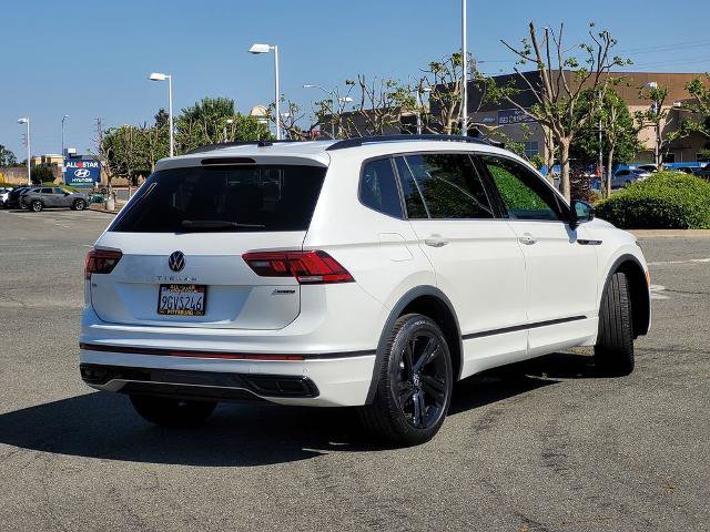 Used 2023 Volkswagen Tiguan SE R-Line AWD/4WD image 4