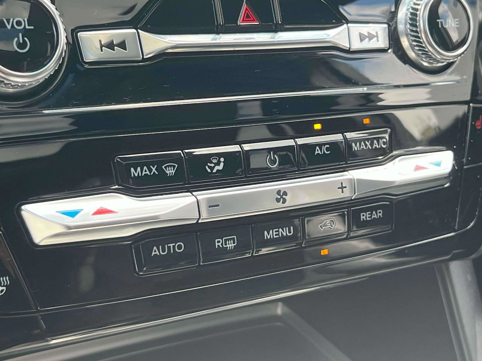 Certified 2022 Ford Explorer ST w/ ST Street Pack image 25