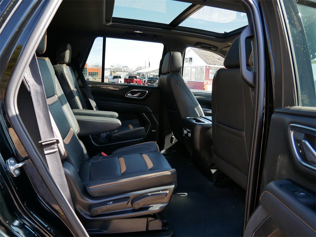 Used 2023 GMC Yukon AT4 w/ AT4 Premium Package image 9