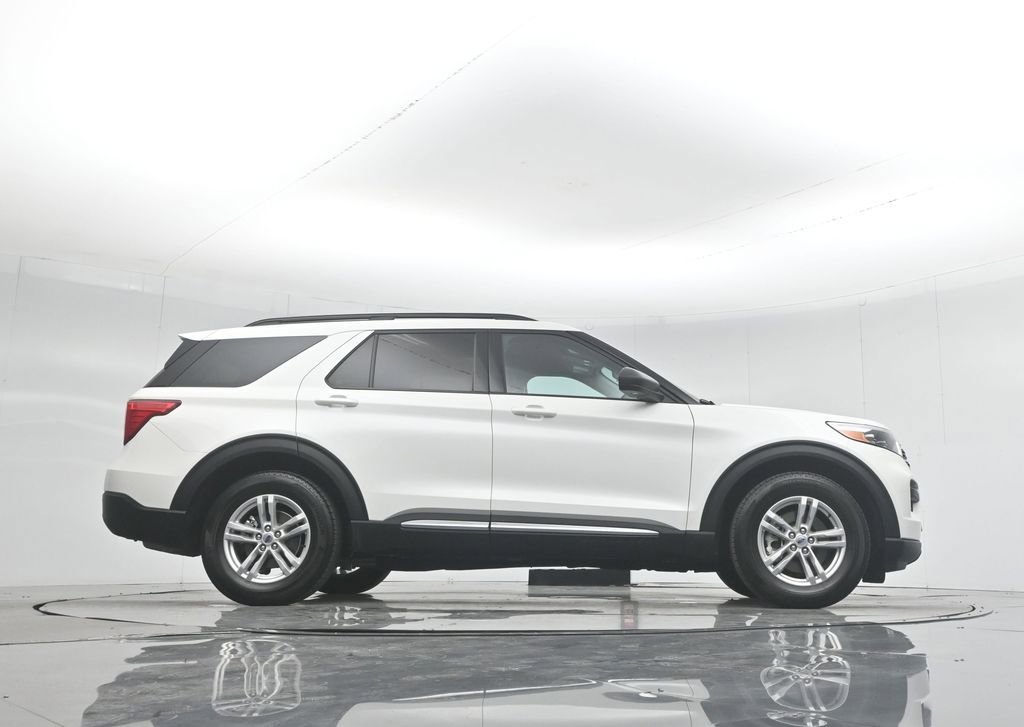 Certified 2022 Ford Explorer XLT image 50