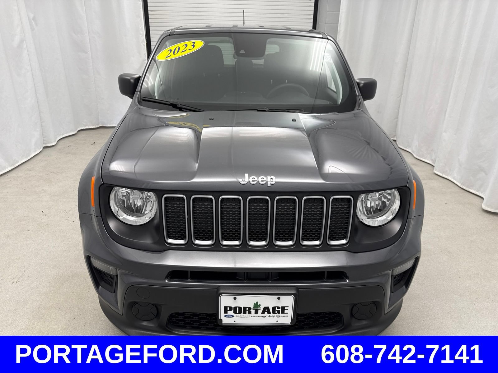 Used 2023 Jeep Renegade Latitude AWD/4WD image 6