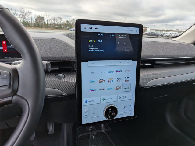 Certified 2025 Ford Mustang Mach-E Premium image 19