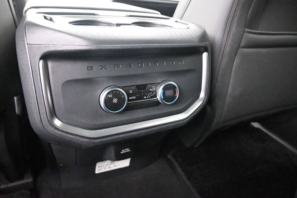 Certified 2025 Ford Expedition Active AWD/4WD image 16