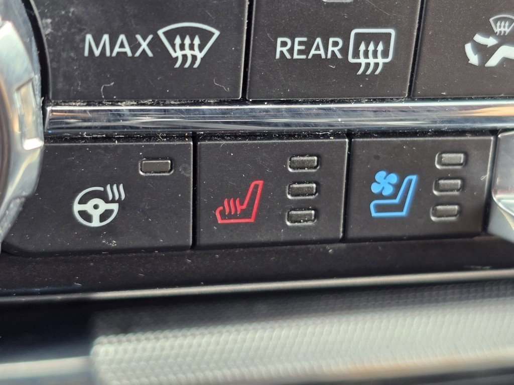 Certified 2021 Ford F150 Platinum w/ Equipment Group 701A High image 16