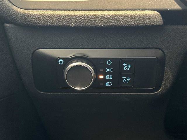 Certified 2022 Ford Escape SE w/ SE Sport Appearance Package image 16