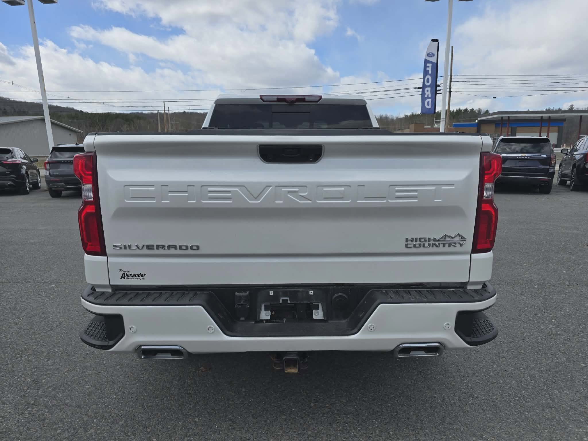Used 2024 Chevrolet Silverado 1500 High Country w/ High Country Premium Package image 4
