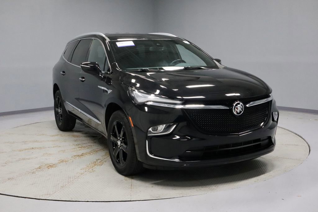 Used 2024 Buick Enclave Essence w/ Sport Touring Edition FWD image 7