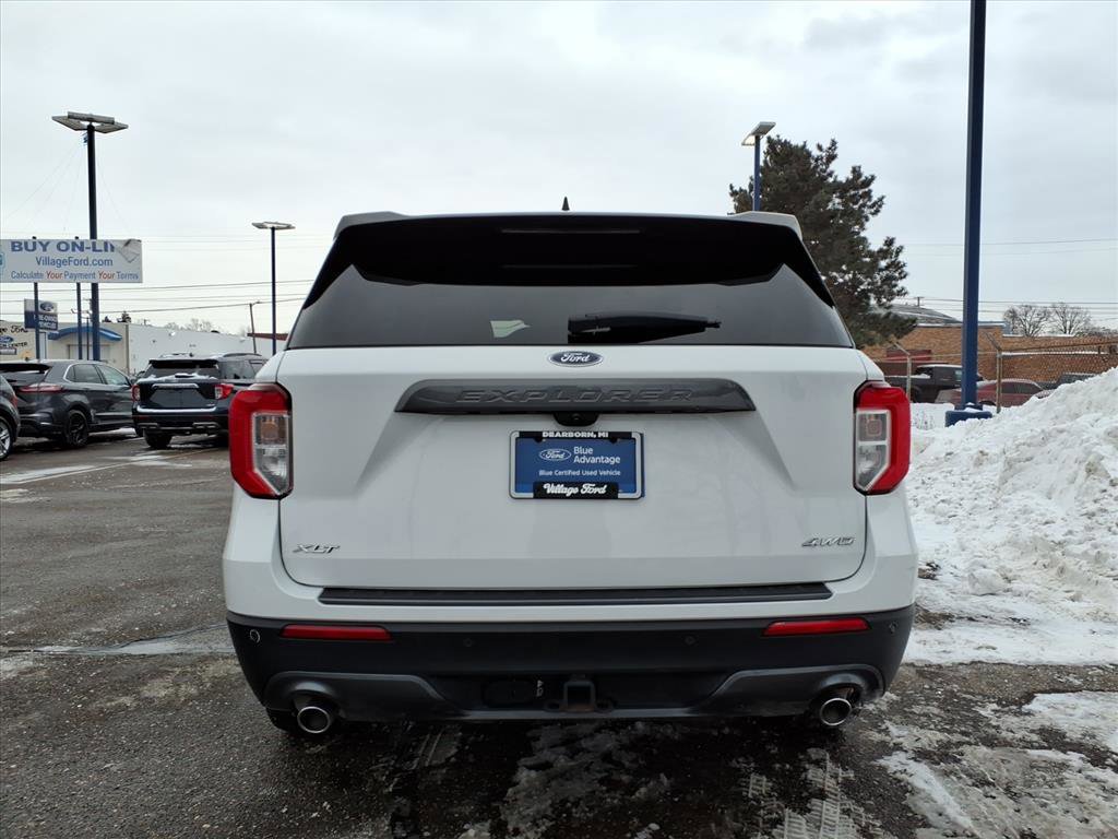 Certified 2021 Ford Explorer XLT w/ Equipment Group 202A image 3