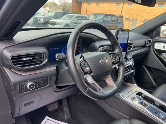 Certified 2021 Ford Explorer Platinum w/ Equipment Group 601A AWD/4WD image 8