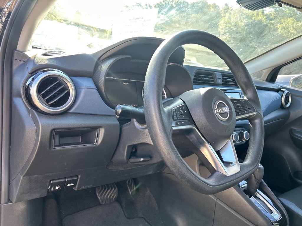 Used 2025 Nissan Versa SV FWD image 10