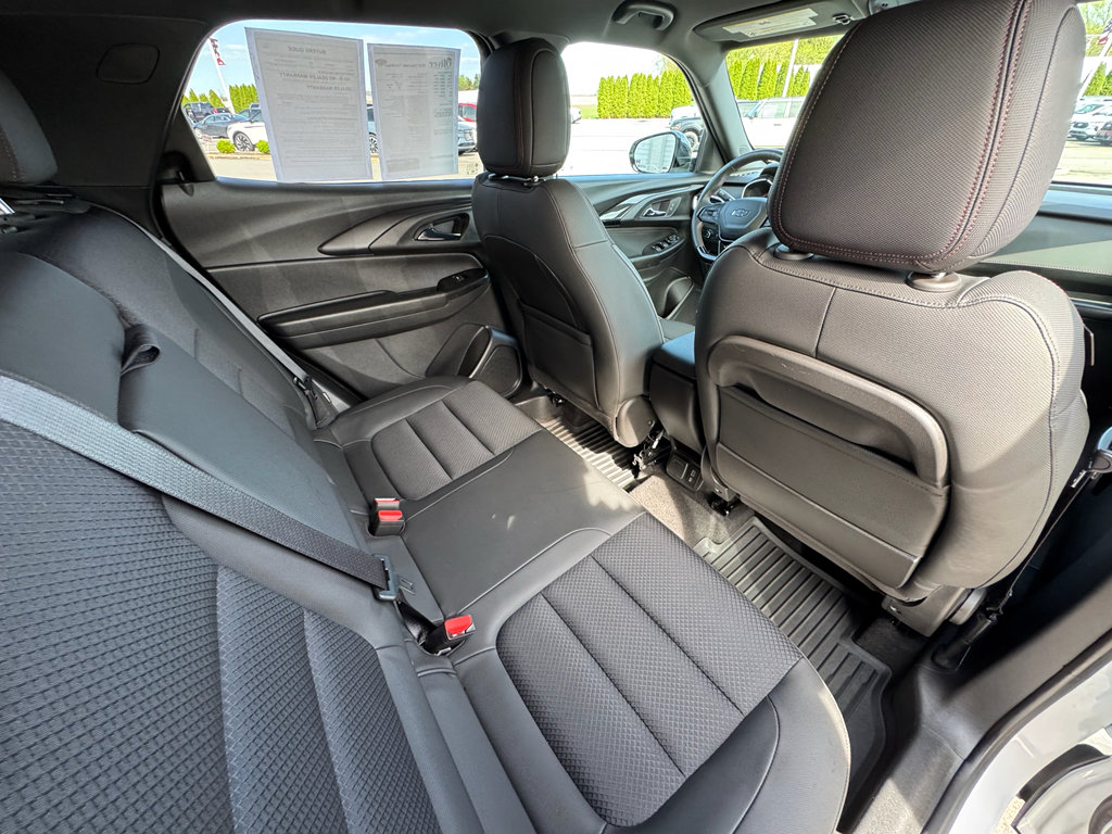 Used 2022 Chevrolet TrailBlazer RS w/ Technology Package AWD/4WD image 16