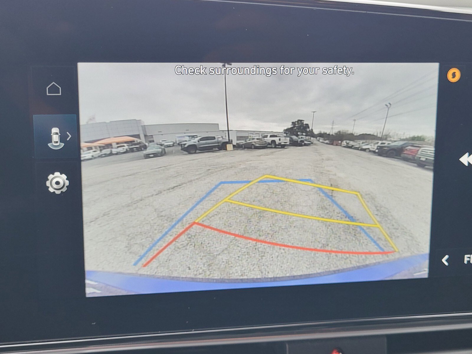 Used 2025 Hyundai Elantra SEL image 21