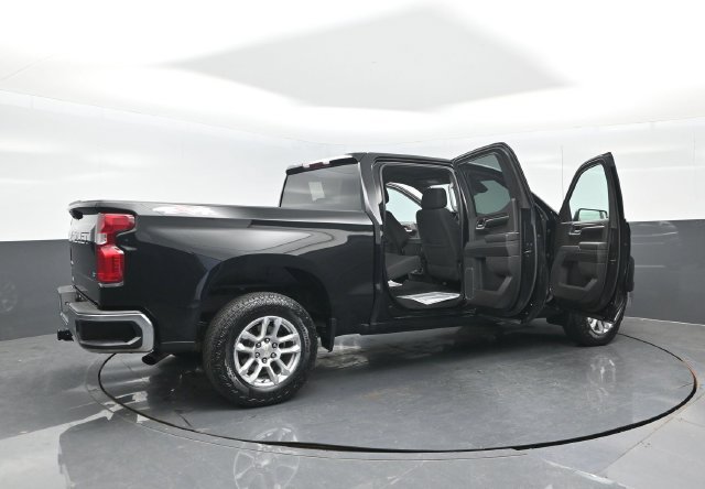 Used 2023 Chevrolet Silverado 1500 LT AWD/4WD image 27