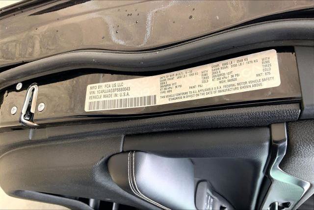 Used 2023 Jeep Grand Cherokee L Laredo RWD image 34