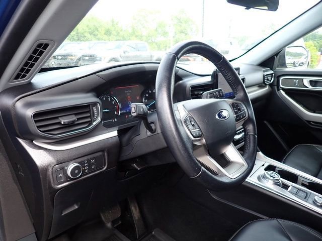 Certified 2021 Ford Explorer XLT w/ Equipment Group 202A AWD/4WD image 17